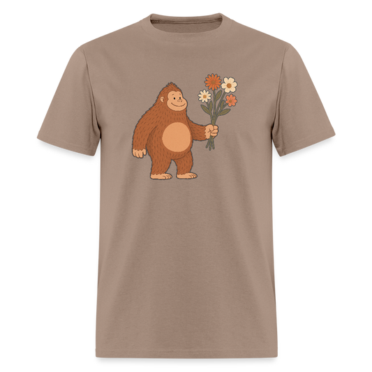 Bigfoot’s Bouquet Men's T-Shirt - brown savana