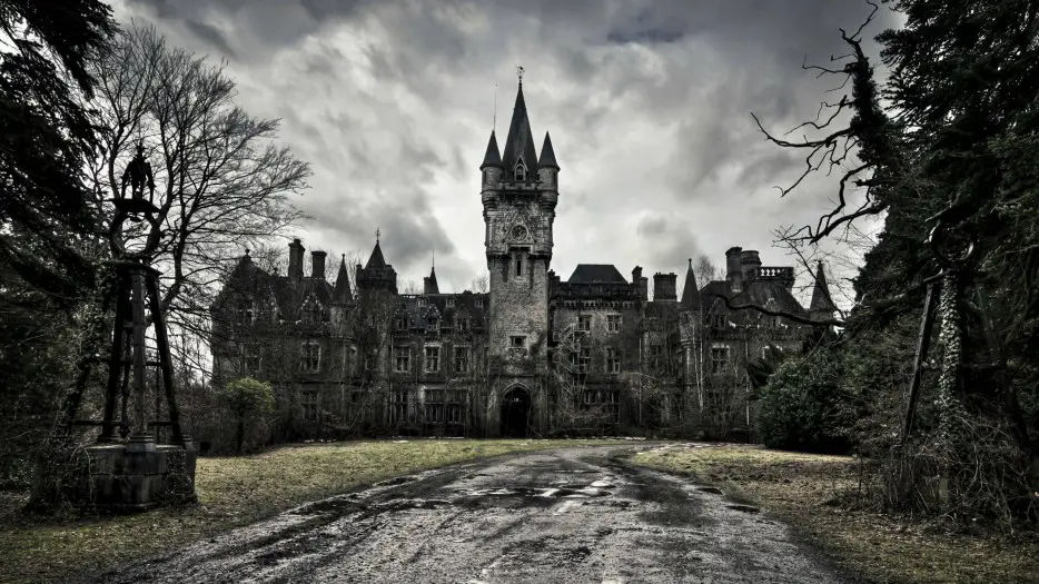 Miranda Castle is truly an eerie abandoned place.