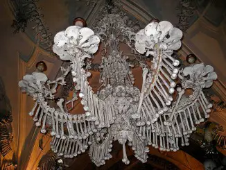 From chandeliers made out of human bones to a chapel containing 70 000 skeletons, join us as we take a look at some of the most eerie places made of bone.