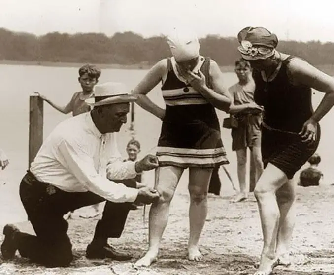 A photo of a 1920's beach inspector - 10 photos you won't believe weren't photoshopped.