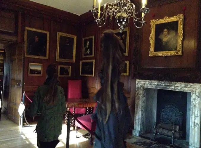 Grey Lady Of Hampton Court - 10 Ghostly Photos You Have Never Seen
