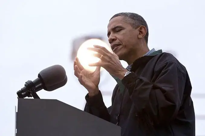 A photo that looks like Barack Obama is holding a glowing orb - 10 Amazing Photos Taken At Just The Right Time