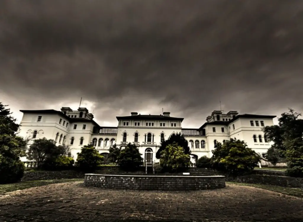 These haunted asylums will give you the chills