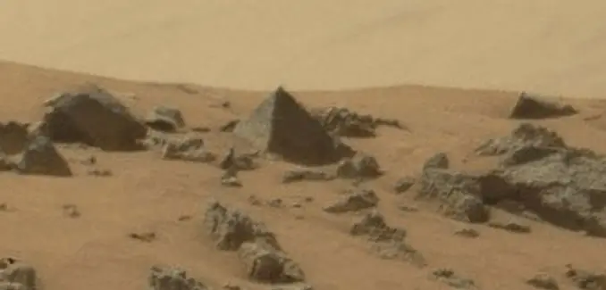 Pyramid on Mars - 10 Mysterious Photos Taken In Space