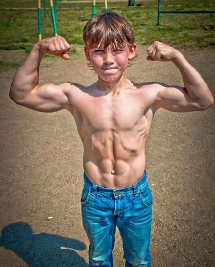 Andrey Moroz showing his muscles.