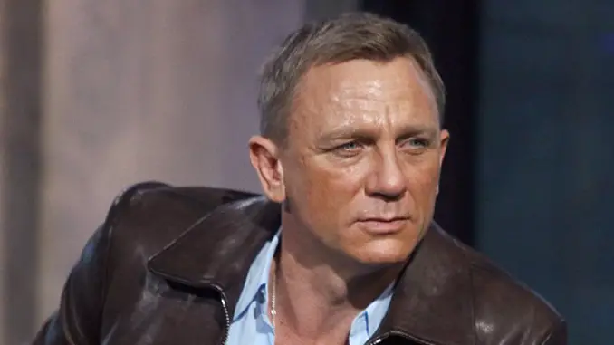 Daniel Craig has permanently injured himself on the set of bond.