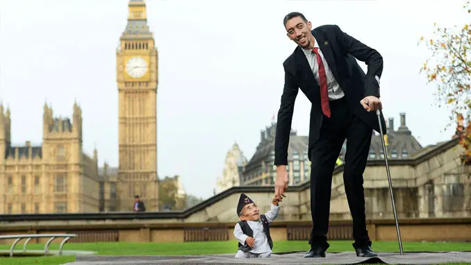 Sultan Kösen, the world's tallest living man and Chandra Bahadur Dangi, the world's shortest man ever recorded.