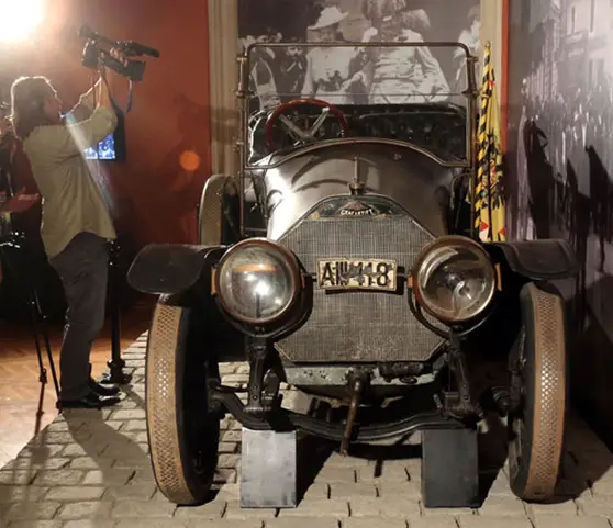 The car Franz Ferdinand was assassinated in has the number plate AIII 118.