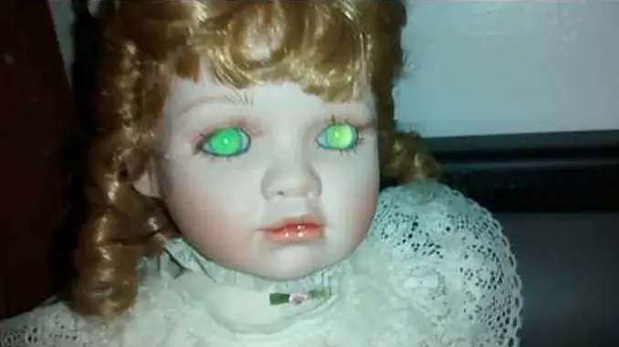 Amelia the doll - 10 Cursed Dolls With Very Creepy Backstories