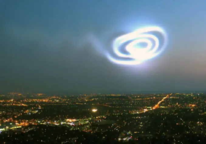 Swirling light seen over Western Canada - 10 Strangest Things Ever Seen in The Sky