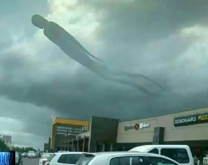 Floating creature seen above a mall in Kitwe, Zambia - 10 Strangest Things Ever Seen in The Sky