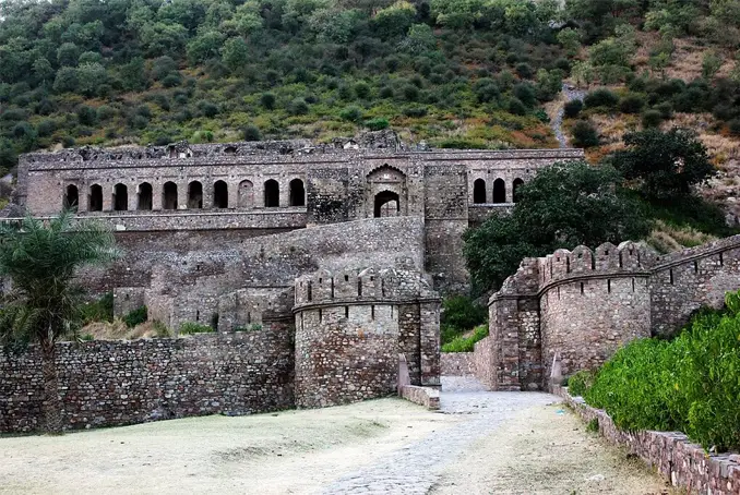 Bhangarh Fort is one of the Most Haunted Places in India
