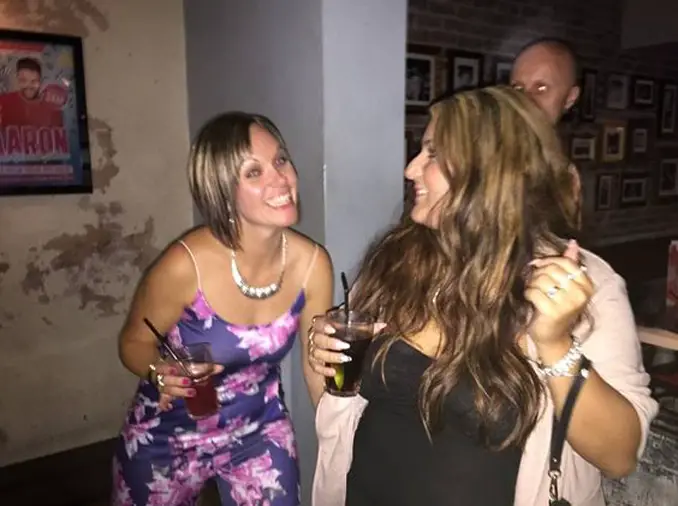 Floating head appears above girls - These Creepy Photos Cannot be Explained
