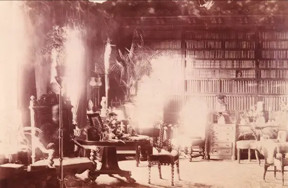 These photos are part of the eerie History of Ghost Photography