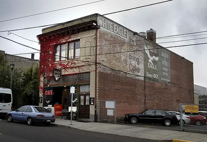 These are America's most haunted bars