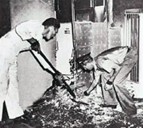 A black and white photo of the scorched remains of John Irving Bentley.