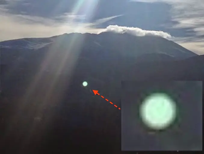 Strange object hovering in Breckenridge, Colorado, Oct 3, 2014 - Credible Recent UFO Sightings